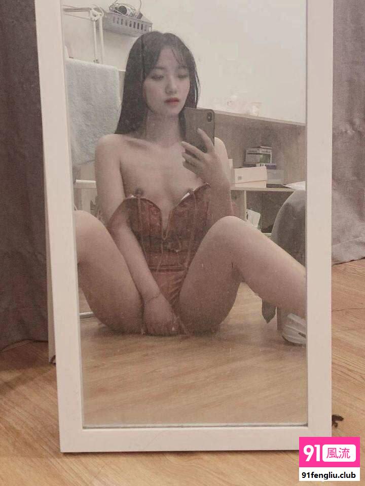 风骚妹妹口活一绝淫水多多